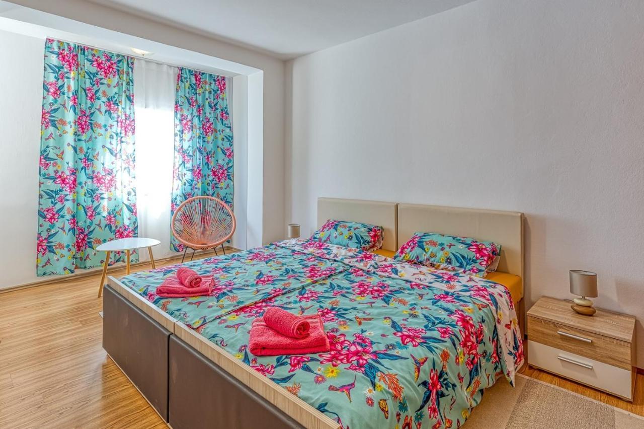 Apartment Gaby With Balcony Пореч Екстер'єр фото