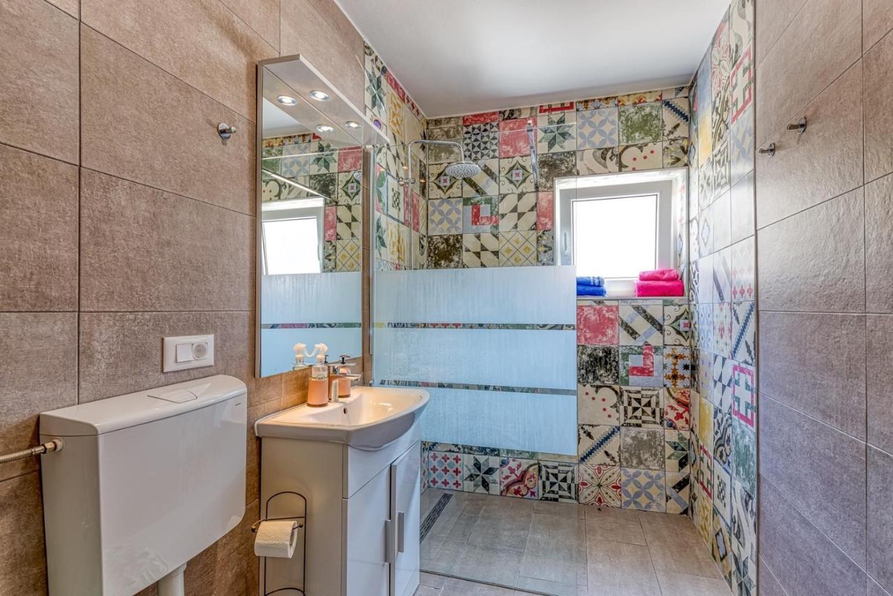 Apartment Gaby With Balcony Пореч Екстер'єр фото
